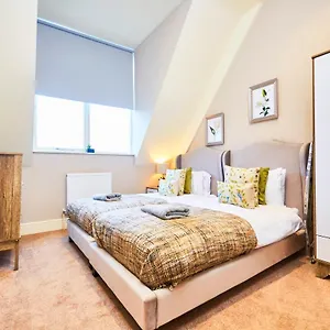 The Stylish Penthouse Of - Sleeps 7 Harrogate